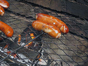 makkaran grillausta