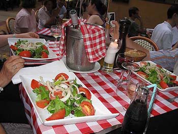 tomaattisalaatti 