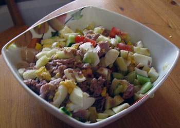 tonnikalasalaatti 