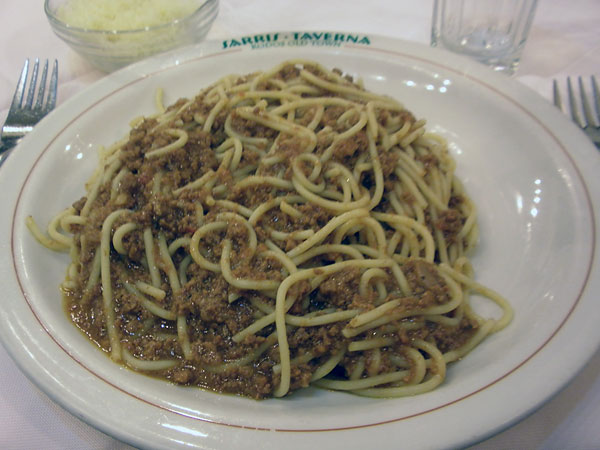 Jauhelihakastike bolognalaiseen tapaan