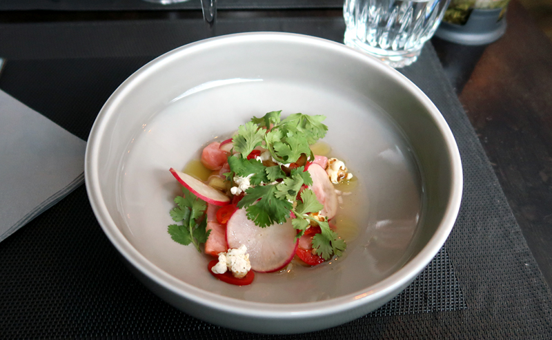 alkuruoka koskettava